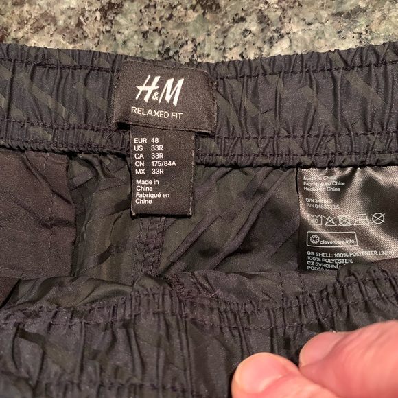 🏃‍♂️H&M Relaxed Fit Men’s Shorts US 33R EUR 48 w/ 2 Side pockets - Picture 2 of 6